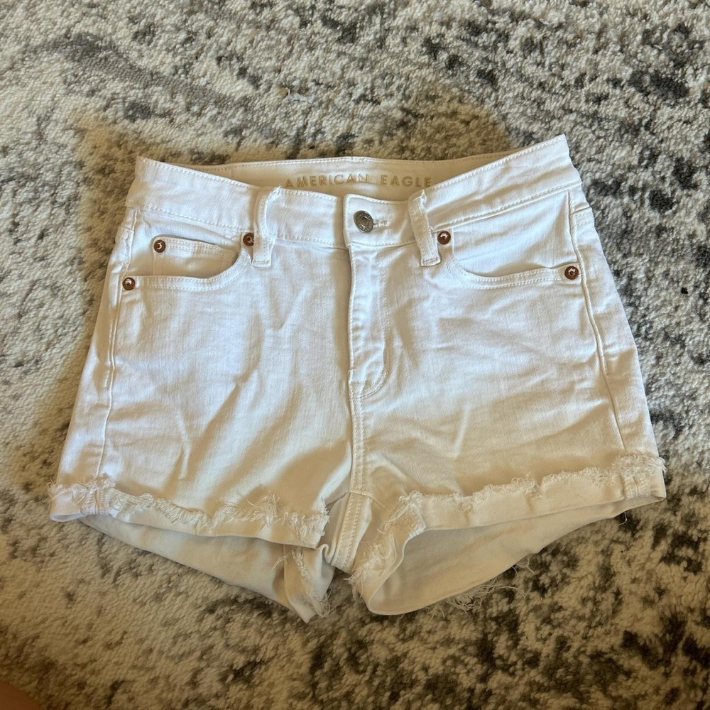 American eagle white high rise stretchy shorts.